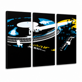 Dipinto a mano POP Art pittura DJ 3 pezzi dj3 – Visualizzazione 3D del quadro dipinto a mano su sfondo bianco. Colori dominanti: nero, blu, giallo, bianco.