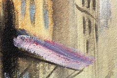 Dettaglio della superficie della tela ARTMIE 340 g/m² con motivo di strada cittadina nei toni del beige-marrone – texture in rilievo visibile della pittura a mano.