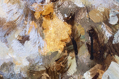 Macro dettaglio del quadro dipinto a mano con motivo alberi al lago in tonalità marroni – texture visibile dei tratti acrilici e rilievo, Papilora.