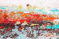 Dettaglio delle transizioni cromatiche sul quadro dipinto a mano con motivo paesaggio astratto nei colori turchese-rosso – delicati tratti acrilici.