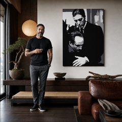 Dipinto a mano POP Art Il Padrino 1 pezzo god5 – quadro in un moderno interno maschile, visualizzazione lifestyle. Colori dominanti: nero, bianco, grigio.