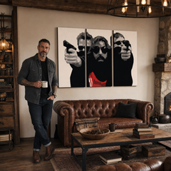 Dipinto a mano POP Art Il santo bondock 3 pezzi tbs – quadro in un moderno interno maschile, visualizzazione lifestyle. Colori dominanti: nero, bianco, rosso.