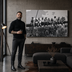 Dipinto a mano POP Art Manhattan 1 pezzo manh – quadro in un moderno interno maschile, visualizzazione lifestyle. Colori dominanti: nero, bianco, grigio.