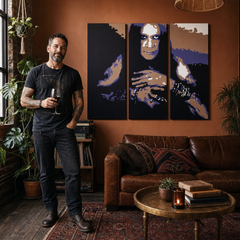 Dipinto a mano POP Art Ozzy Osbourne 3 pezzi Ozz – quadro in un moderno interno maschile, visualizzazione lifestyle. Colori dominanti: nero, viola, marrone, bianco, blu.