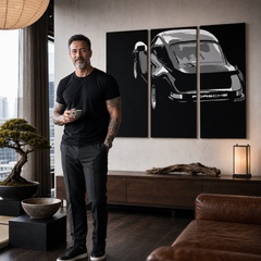 Dipinto a mano POP Art PORSCHE 911 3 pezzi por4 – quadro in un moderno interno maschile, visualizzazione lifestyle. Colori dominanti: nero, bianco, grigio.