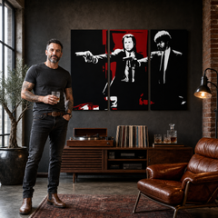 Dipinto a mano POP Art Pulp Fiction 3 pezzi pulp5 – quadro in un moderno interno maschile, visualizzazione lifestyle. Colori dominanti: nero, rosso, bianco.