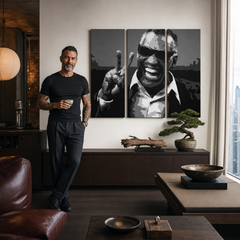 Dipinto a mano POP Art Ray Charles 3 pezzi rc – quadro in un moderno interno maschile, visualizzazione lifestyle. Colori dominanti: nero, bianco, grigio.