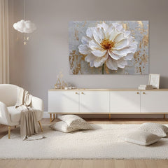 Quadro con fiore bianco su sfondo oro-grigio in soggiorno luminoso sopra una cassettiera bianca