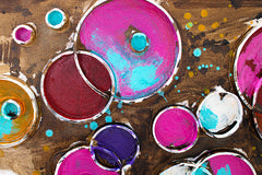 Macro dettaglio del quadro dipinto a mano con motivo di vaso astratto con cerchi colorati – texture visibile delle pennellate acriliche e rilievo, Papilora.