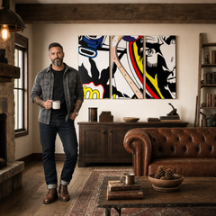 Quadro POP Art dipinto a mano LICHTENSTEIN 3 pezzi li – quadro in un moderno interno maschile, visualizzazione lifestyle. Colori dominanti: nero, giallo, rosso, blu, bianco.