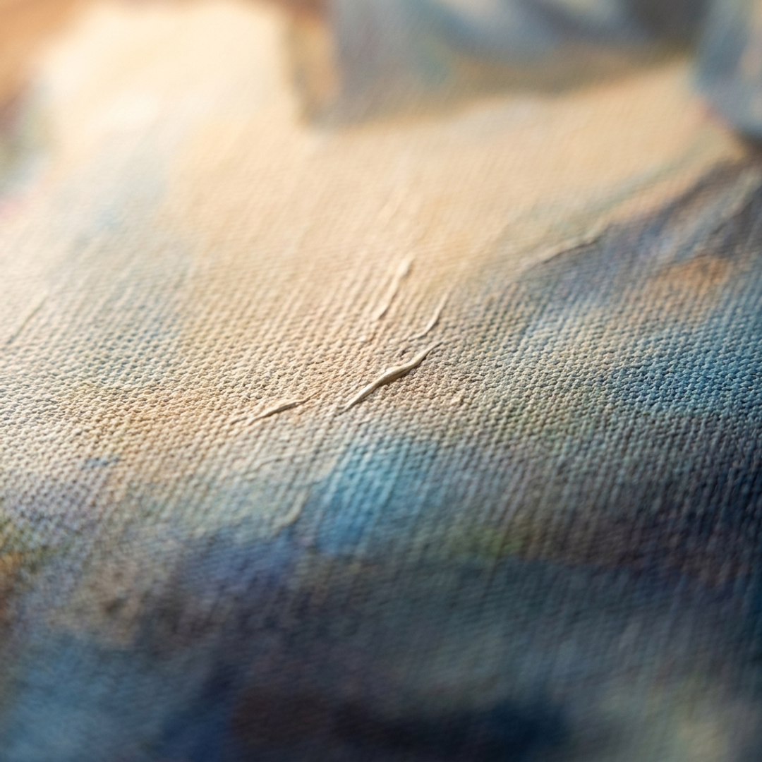 Dettaglio macro delle pennellate impasto fatte a mano con colori acrilici, texture in rilievo visibile, Papilora.