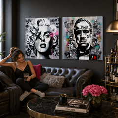 Set di 2 quadri Leggende Cinematografiche sopra una credenza in soggiorno – Marilyn Monroe e Il Padrino in stile street-art pop-art.